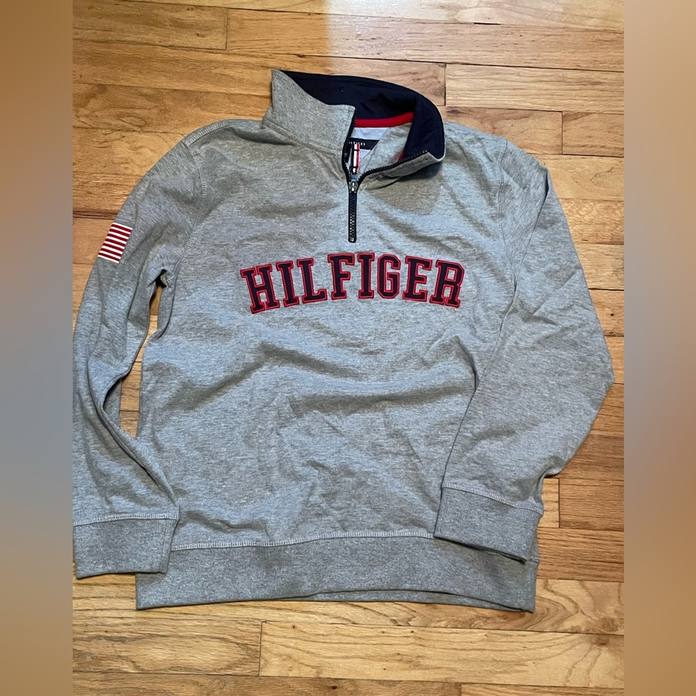 NEW boys Tommy Hilfiger collared sweatshirt size large 16-18 NWT